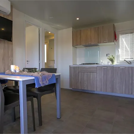 Apartment Mobile Luka Plaza Slanica, *