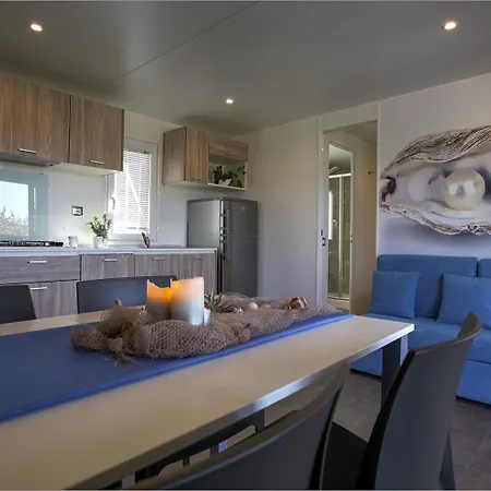 Mobile Luka Plaza Slanica, Apartment Murter
