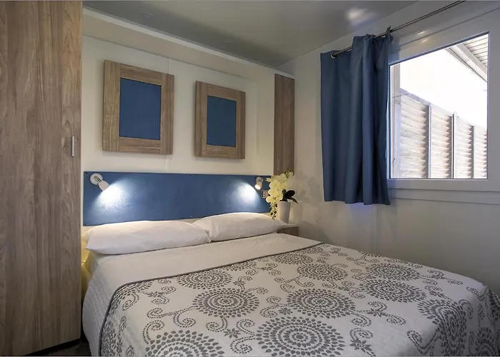 Mobile Luka Plaza Slanica, Murter